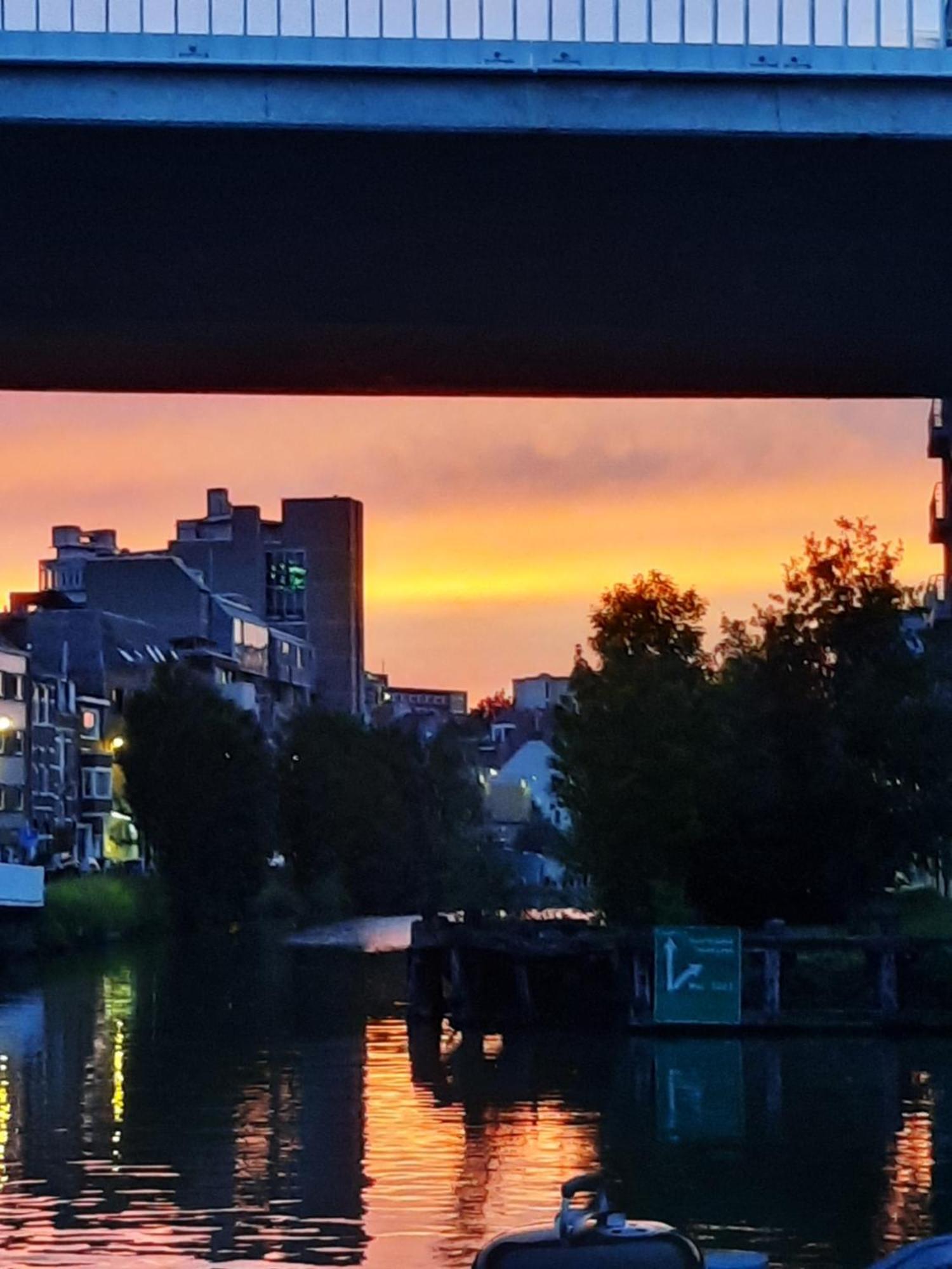 Boat & Breakfast Bellevue Hotel Gent Exterior foto